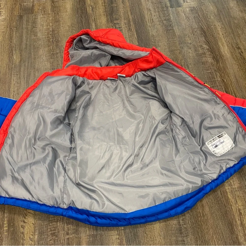 DC Comics Superman Kids Puffer Hooded Jacket - Red and Blue Size 5/6 - Picture 9 of 14